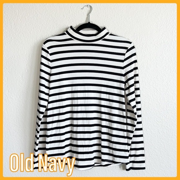 Old Navy Tops - Old Navy - Long sleeve Top - Size Medium